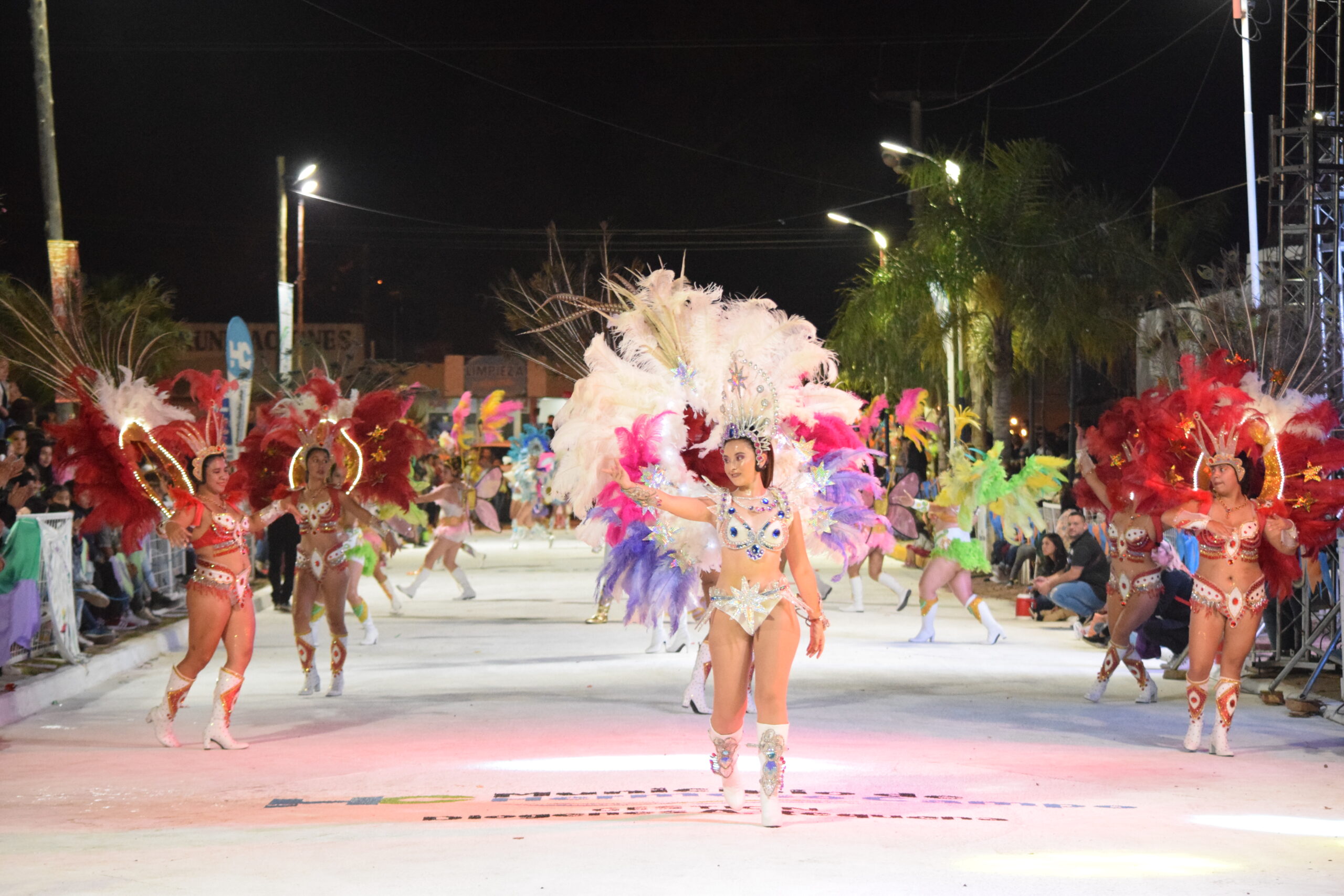 Hermoso Campo vibr con la primera noche de Carnaval con un