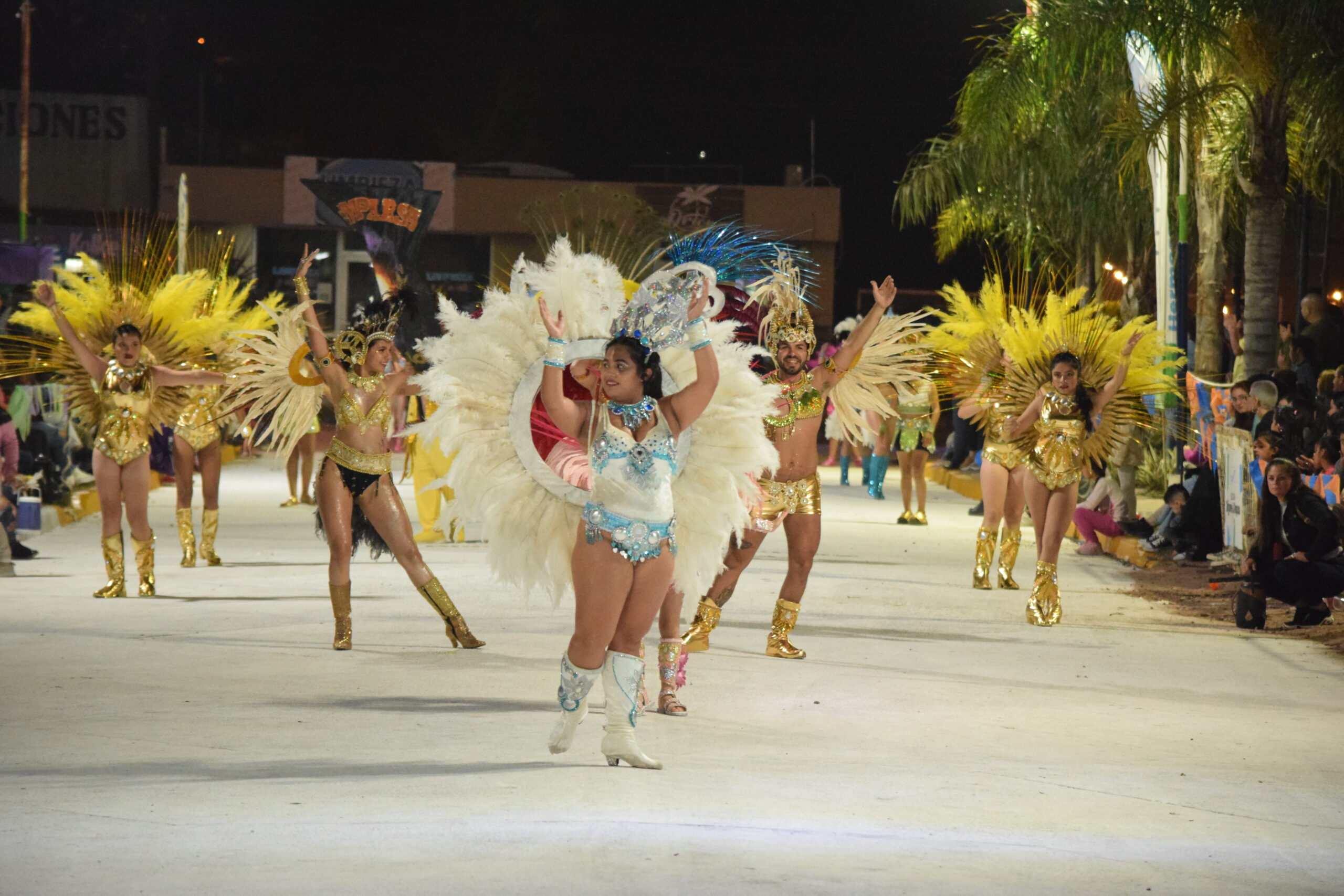 Hermoso Campo vibr con la primera noche de Carnaval con un